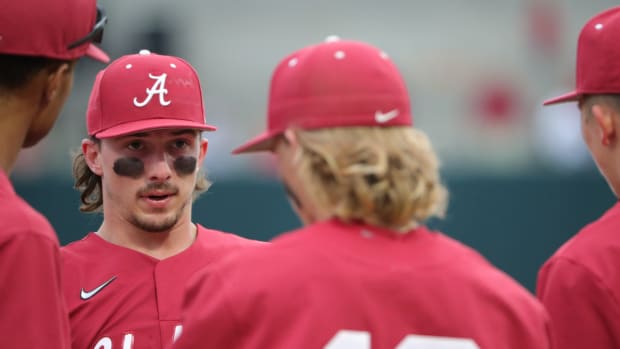 Alabama Baseball - Caden Rose talking with the team